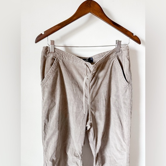 Hollister Adjustable Rise Parachute Baggy Corduroy Pants - Picture 8 of 9